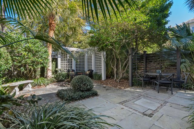 16 Water Street, Charleston, SC 29401