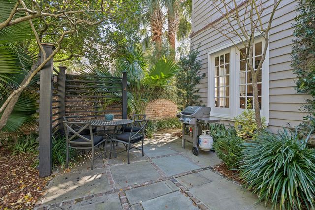 16 Water Street, Charleston, SC 29401