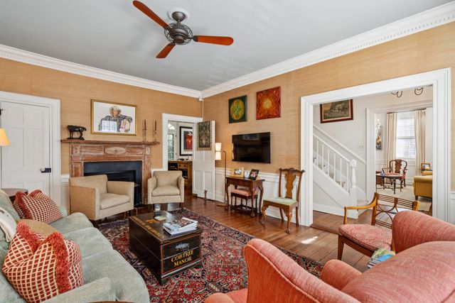 16 Water Street, Charleston, SC 29401