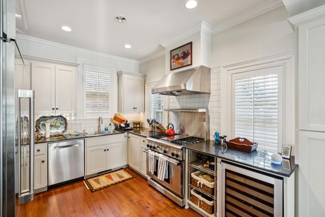 16 Water Street, Charleston, SC 29401