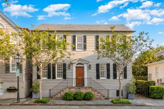 16 Water Street, Charleston, SC 29401