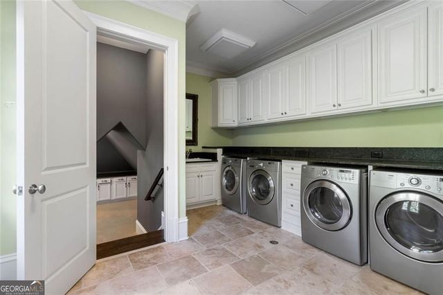 4076 Glen Devon Drive NW, Atlanta, GA 30327