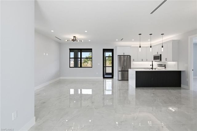 2902 21st ST W, Lehigh Acres, FL 33971