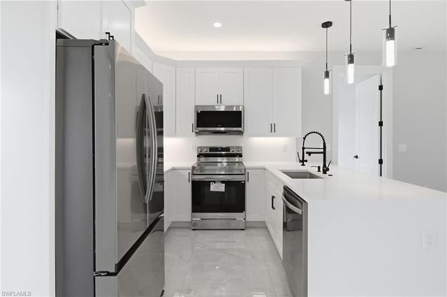 2902 21st ST W, Lehigh Acres, FL 33971