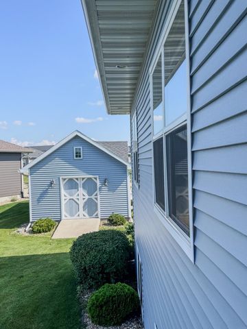 4828 Ironwood Drive, Cedar Falls, IA 50613