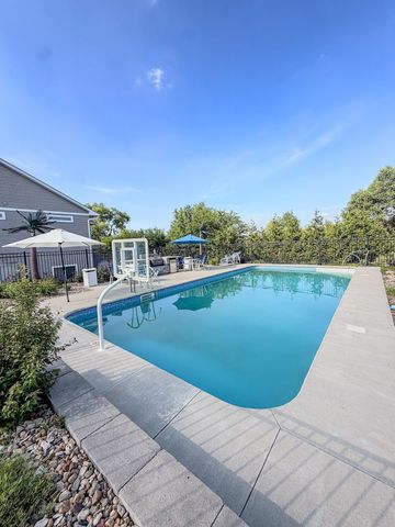 4828 Ironwood Drive, Cedar Falls, IA 50613
