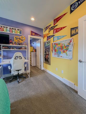 4828 Ironwood Drive, Cedar Falls, IA 50613