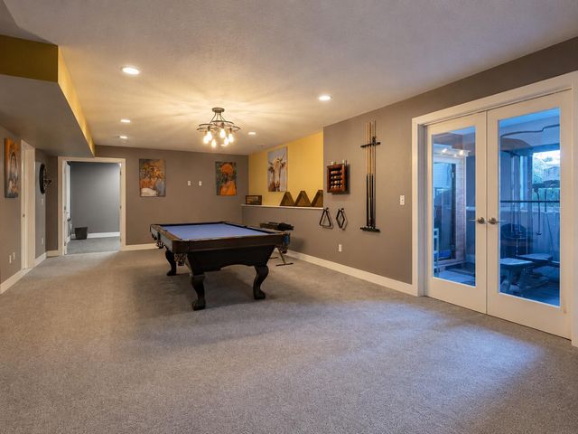 4828 Ironwood Drive, Cedar Falls, IA 50613