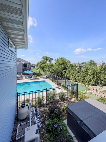 4828 Ironwood Drive, Cedar Falls, IA 50613