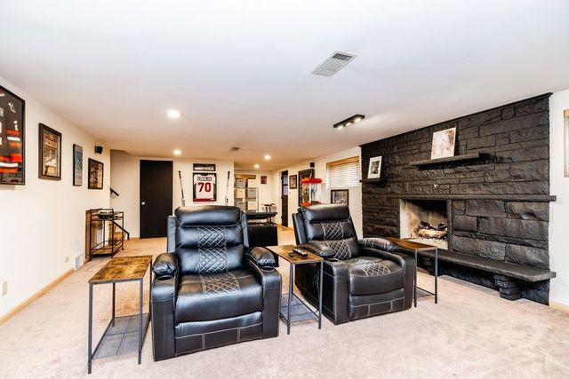1233 Woodside Road, La Grange Park, IL 60526