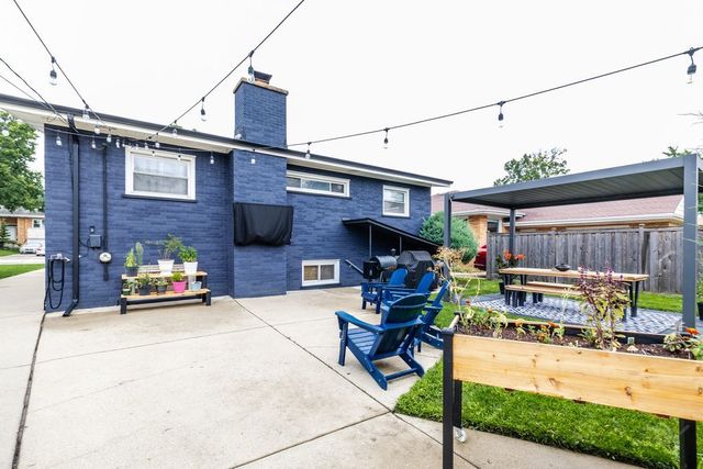 1233 Woodside Road, La Grange Park, IL 60526