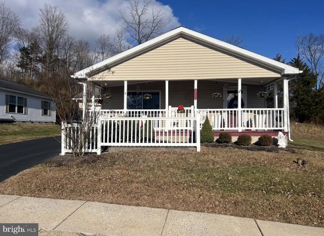 66 RANDOM RD, Douglassville, PA 19518