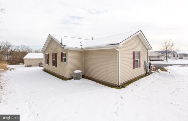 66 RANDOM RD, Douglassville, PA 19518