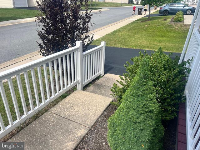 66 RANDOM RD, Douglassville, PA 19518