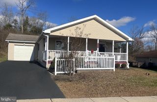 66 RANDOM RD, Douglassville, PA 19518