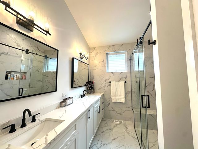 2528 W Polk Street, Chicago, IL 60612