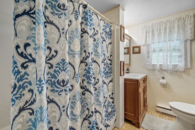 158 Piney Ln, Ludlow, MA 01056