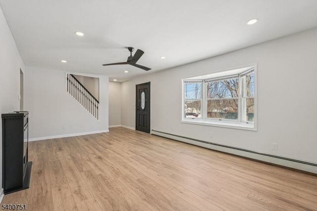 11 Cedar St, Sussex Boro, NJ 07461