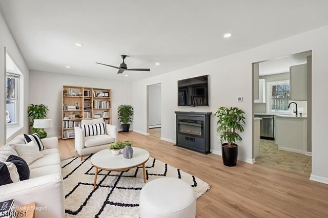 11 Cedar St, Sussex Boro, NJ 07461