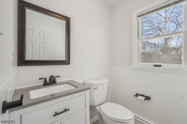 11 Cedar St, Sussex Boro, NJ 07461