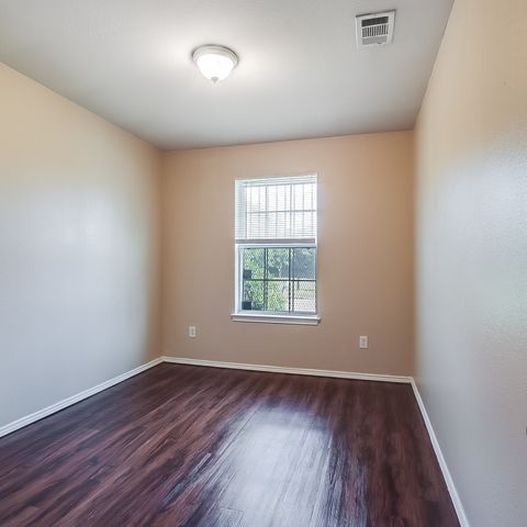 5029 Cottey Street, Fort Worth, TX 76105