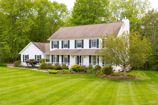 76 Rockledge Drive, Pleasant Valley, NY 12569