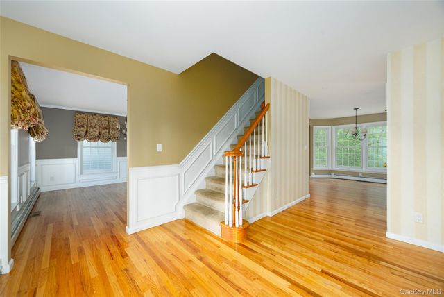76 Rockledge Drive, Pleasant Valley, NY 12569