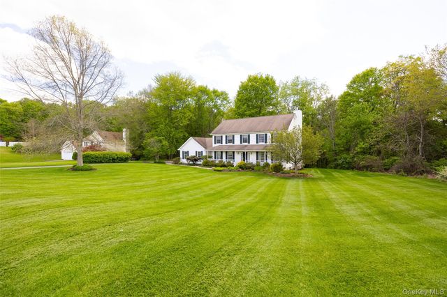 76 Rockledge Drive, Pleasant Valley, NY 12569