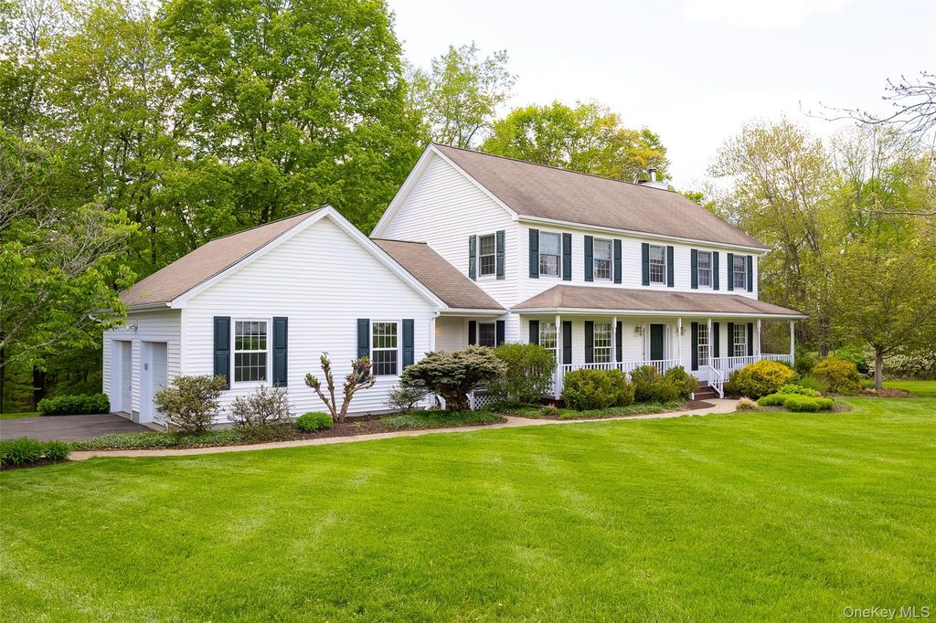 76 Rockledge Drive, Pleasant Valley, NY 12569