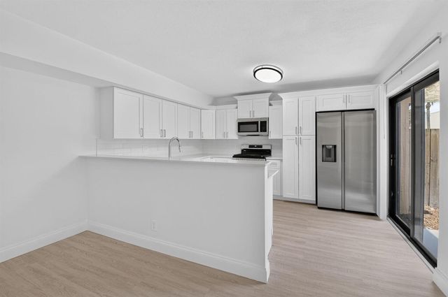 6352 SEVEN SPRINGS Boulevard B, Greenacres, FL 33463