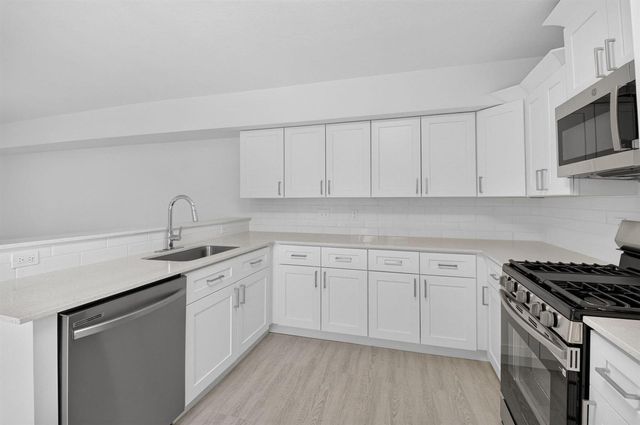 6352 SEVEN SPRINGS Boulevard B, Greenacres, FL 33463
