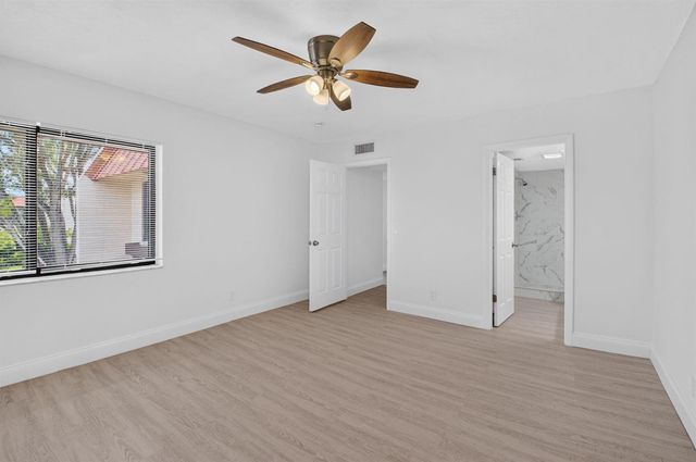 6352 SEVEN SPRINGS Boulevard B, Greenacres, FL 33463