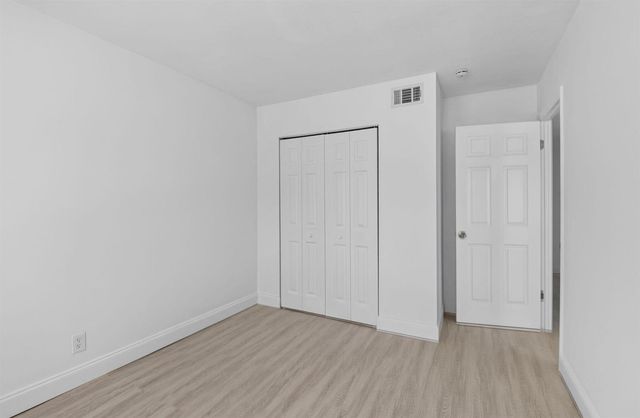 6352 SEVEN SPRINGS Boulevard B, Greenacres, FL 33463
