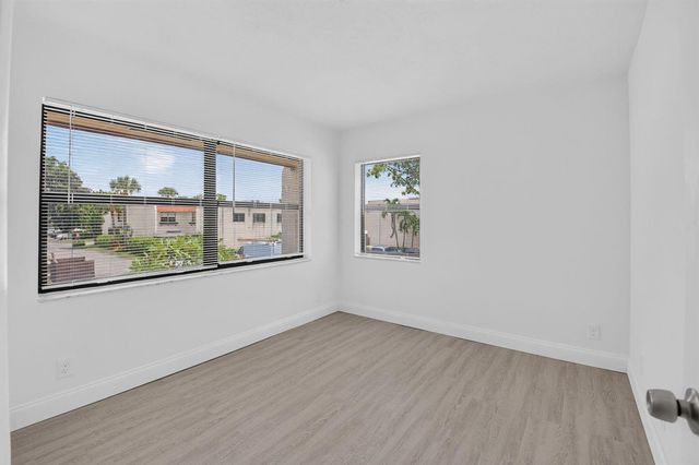 6352 SEVEN SPRINGS Boulevard B, Greenacres, FL 33463