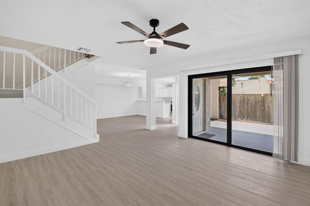 6352 SEVEN SPRINGS Boulevard B, Greenacres, FL 33463