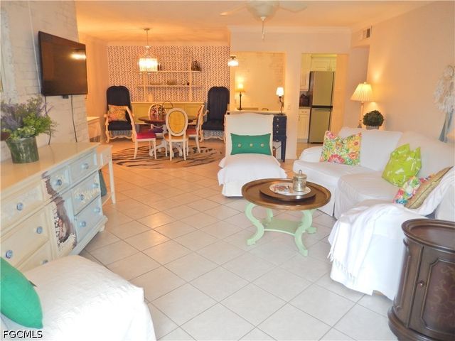 4681 Lakeside Club BLVD 4, Fort Myers, FL 33905