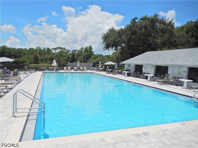 4681 Lakeside Club BLVD 4, Fort Myers, FL 33905