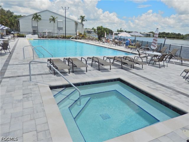 4681 Lakeside Club BLVD 4, Fort Myers, FL 33905