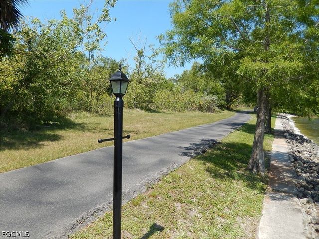4681 Lakeside Club BLVD 4, Fort Myers, FL 33905