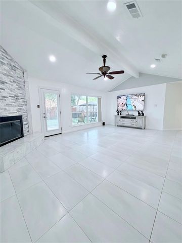 6610 La Puente Dr, Houston, TX 77083