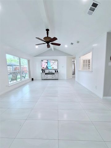 6610 La Puente Dr, Houston, TX 77083