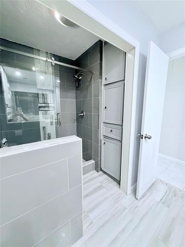 6610 La Puente Dr, Houston, TX 77083