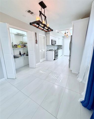 6610 La Puente Dr, Houston, TX 77083