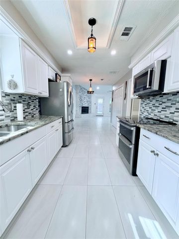 6610 La Puente Dr, Houston, TX 77083