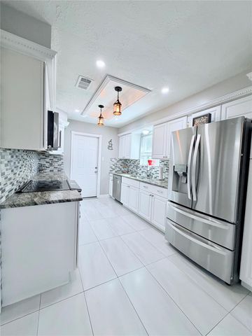 6610 La Puente Dr, Houston, TX 77083