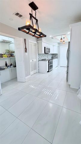 6610 La Puente Dr, Houston, TX 77083