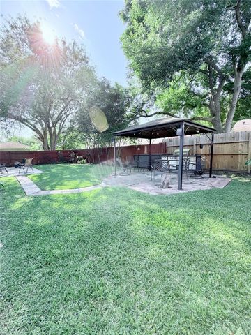 6610 La Puente Dr, Houston, TX 77083