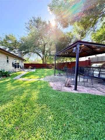 6610 La Puente Dr, Houston, TX 77083