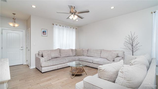 8410 N 34th Lane, Mcallen, TX 78504