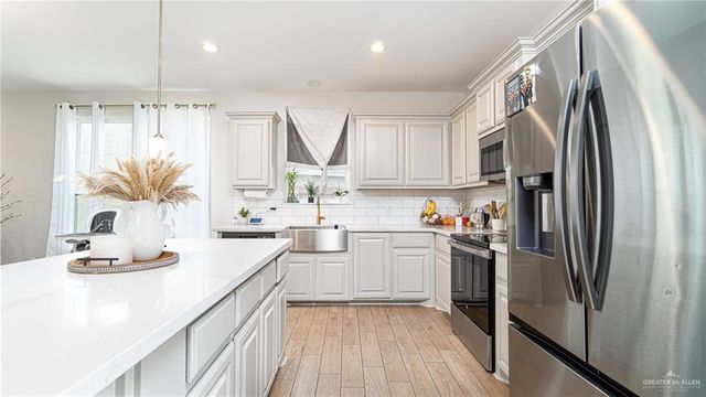 8410 N 34th Lane, Mcallen, TX 78504